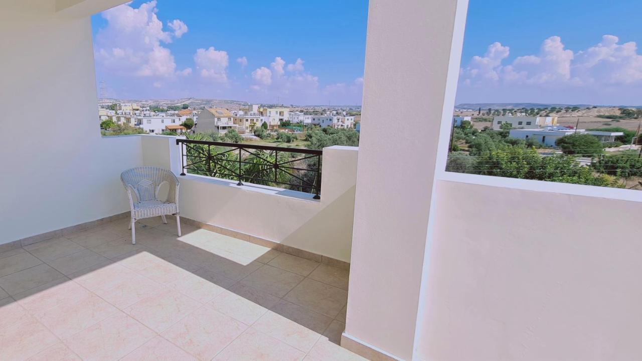 Stay Sunny Palms Apartment Oroklini Buitenkant foto