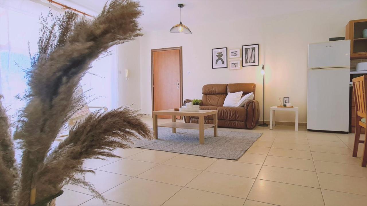 Stay Sunny Palms Apartment Oroklini Buitenkant foto