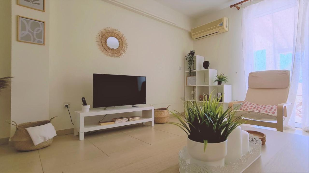 Stay Sunny Palms Apartment Oroklini Buitenkant foto