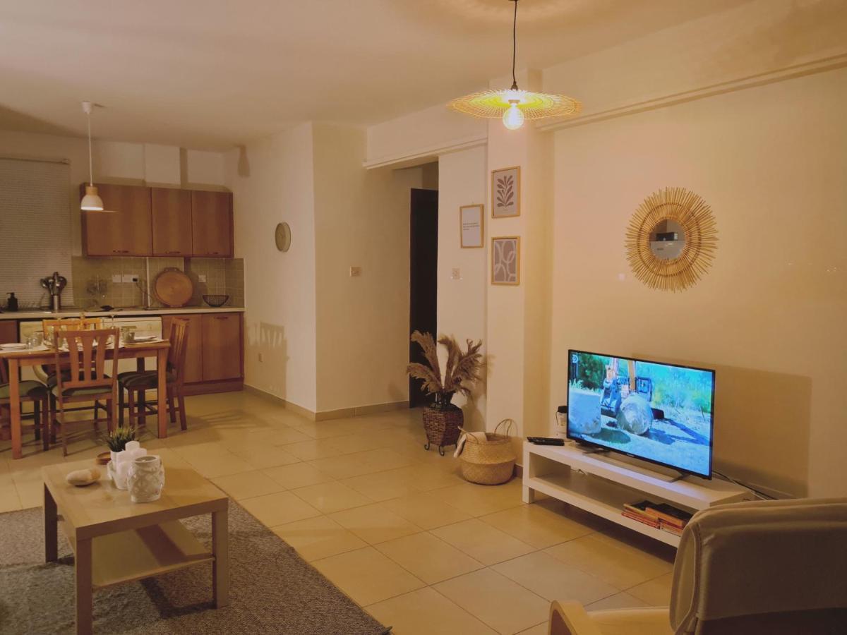 Stay Sunny Palms Apartment Oroklini Buitenkant foto